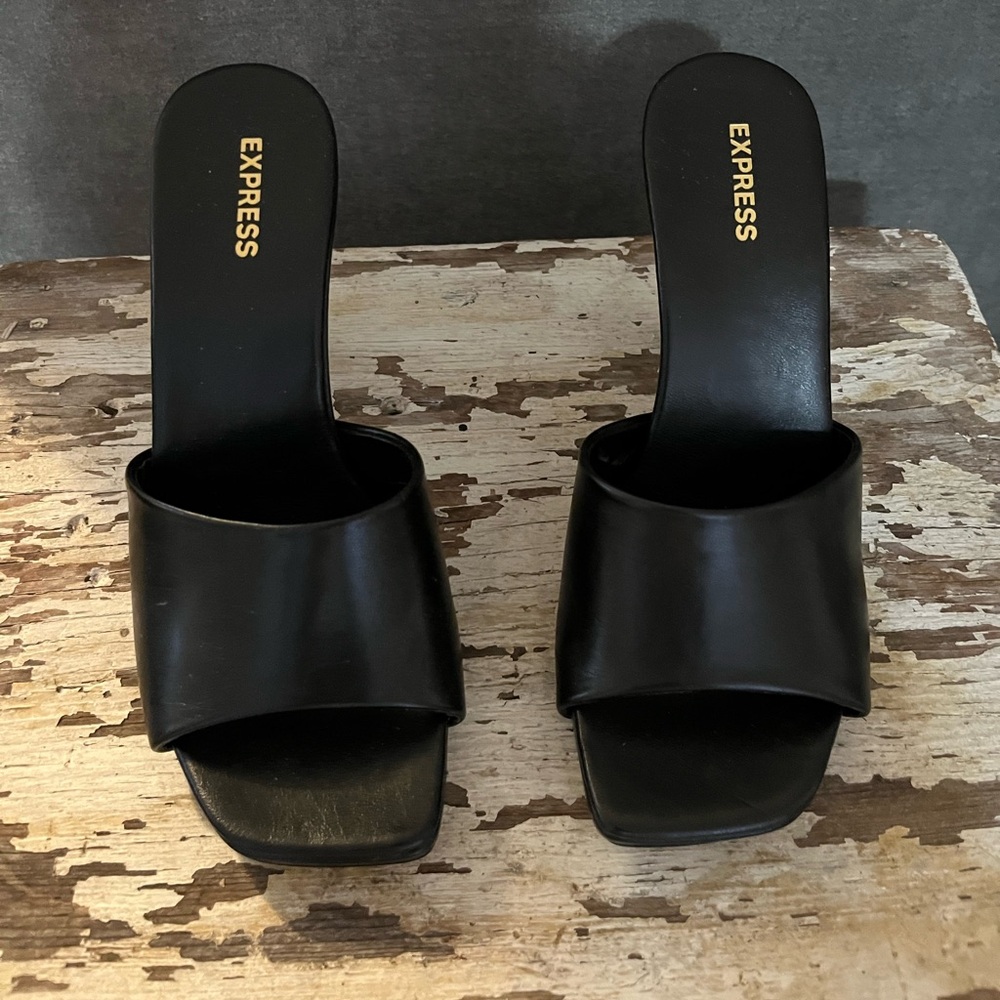 Express Women's Black Mules